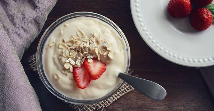 greek yogurt with strawberries